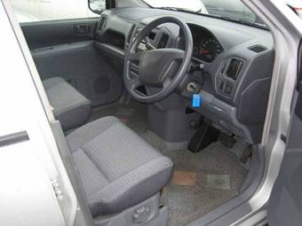 2001 Mitsubishi Dingo Photos
