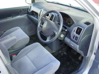 2001 Mitsubishi Dingo Pictures