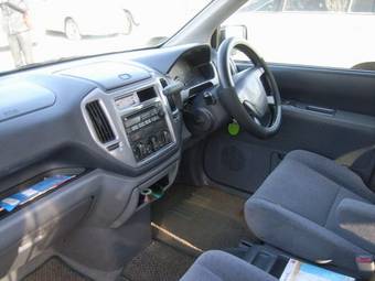 2001 Mitsubishi Dingo Pictures