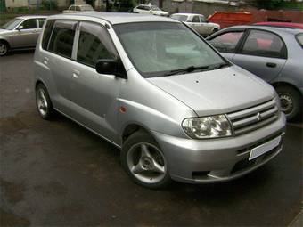 2001 Mitsubishi Dingo Photos