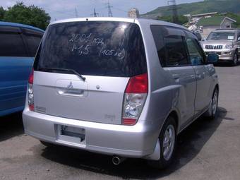 2001 Mitsubishi Dingo Pictures