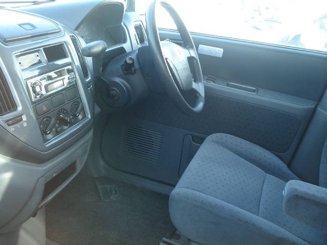2002 Mitsubishi Dingo