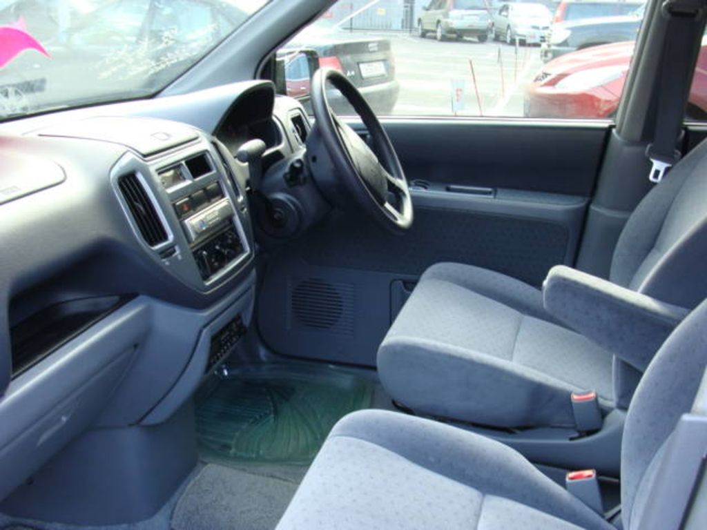 2002 Mitsubishi Dingo