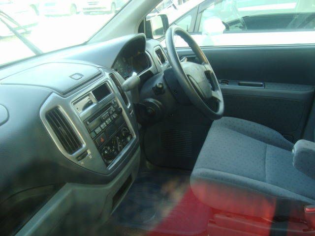 2002 Mitsubishi Dingo