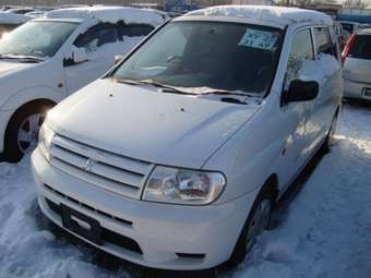 2002 Mitsubishi Dingo Pics