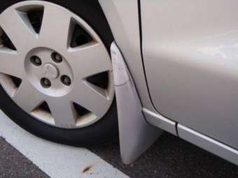 2002 Mitsubishi Dingo Images