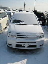 2002 Mitsubishi Dingo Images