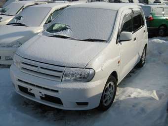 2002 Mitsubishi Dingo Pictures