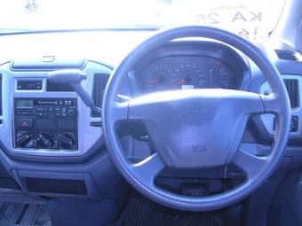 2002 Mitsubishi Dingo Photos