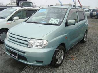 2002 Mitsubishi Dingo Pictures