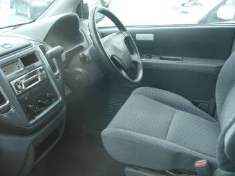2002 Mitsubishi Dingo Pictures