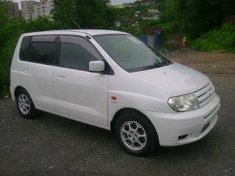 2002 Mitsubishi Dingo Photos