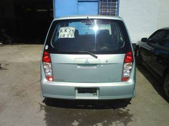 2002 Mitsubishi Dingo Photos