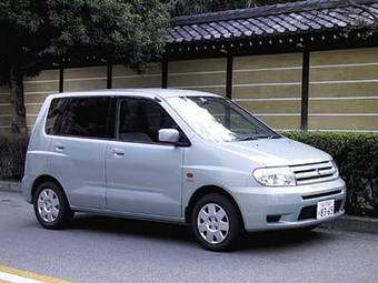 2002 Mitsubishi Dingo Photos