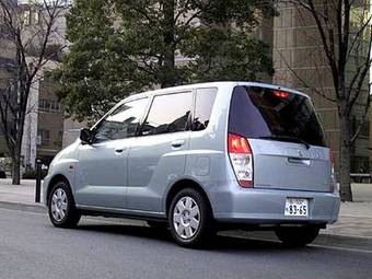 2002 Mitsubishi Dingo Pictures