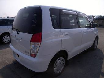 2002 Mitsubishi Dingo Pics
