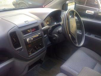 2002 Mitsubishi Dingo Pictures