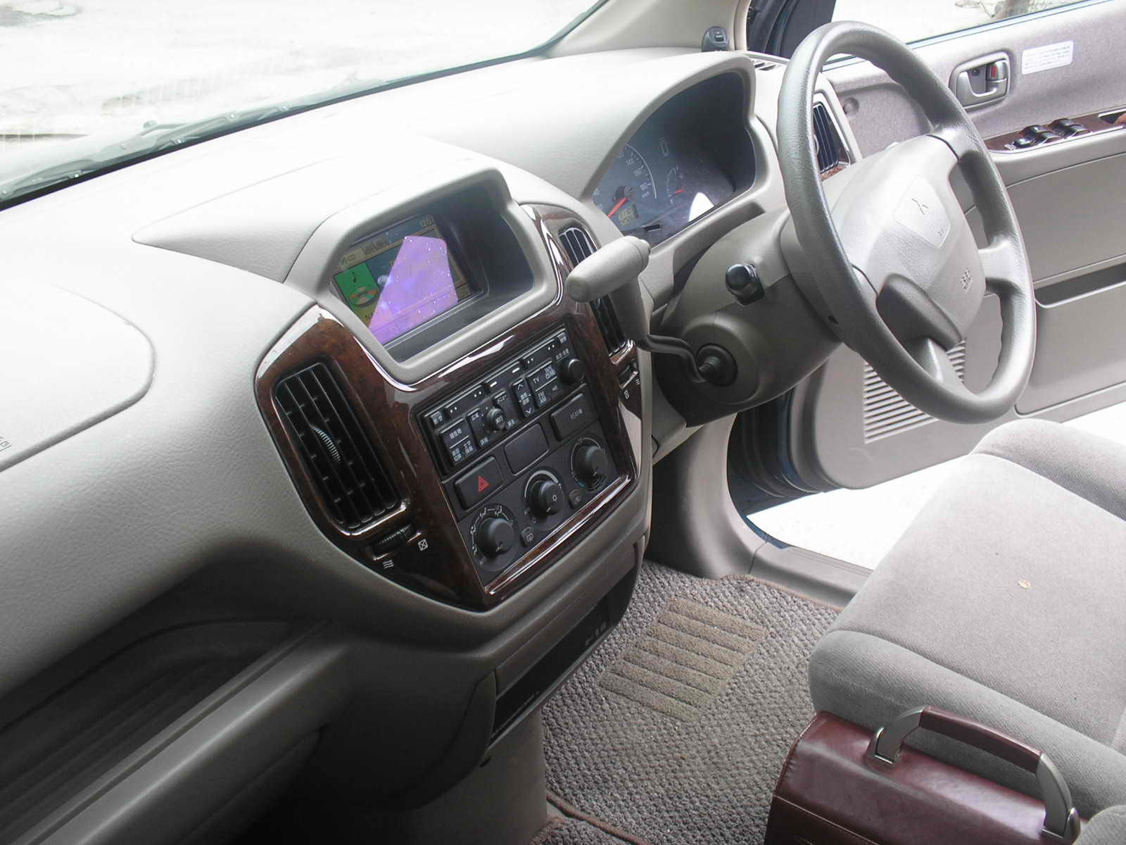 2000 Mitsubishi Dion