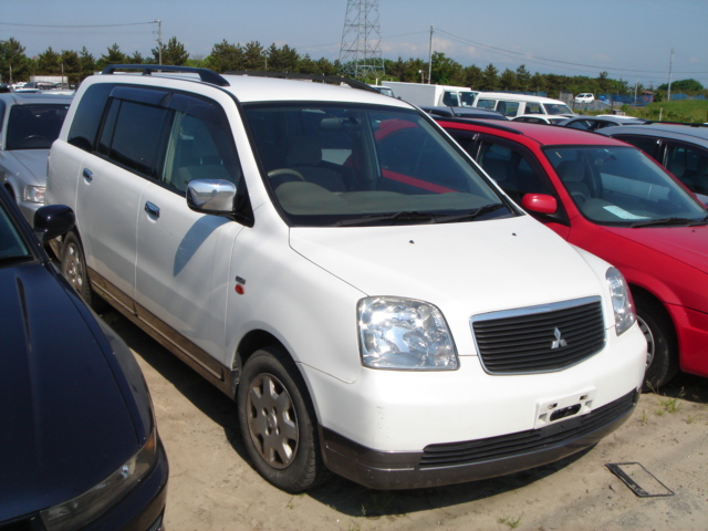 2000 Mitsubishi Dion