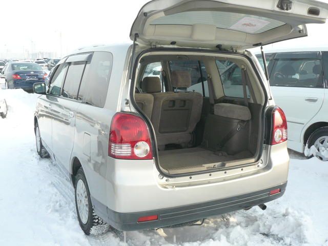 2000 Mitsubishi Dion