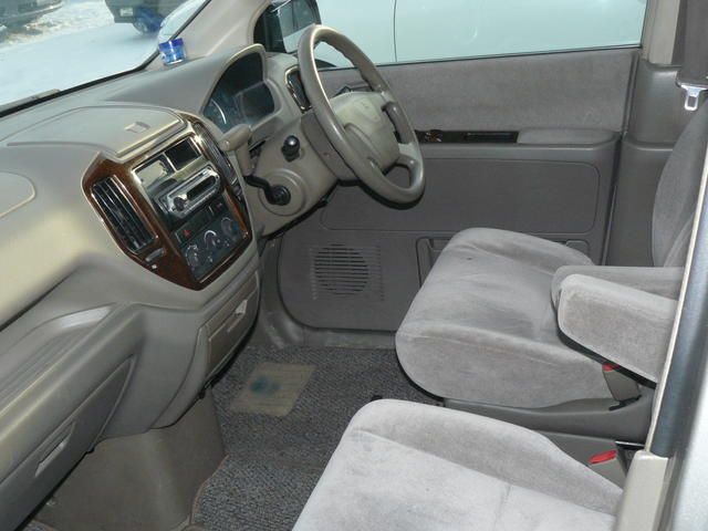 2000 Mitsubishi Dion