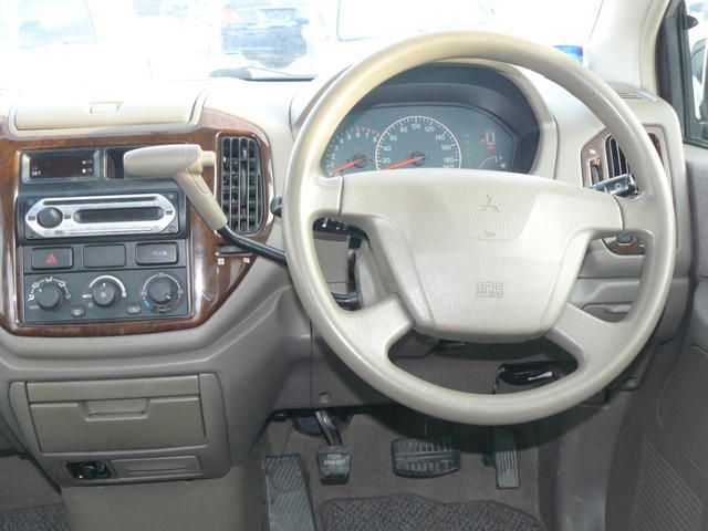 2000 Mitsubishi Dion