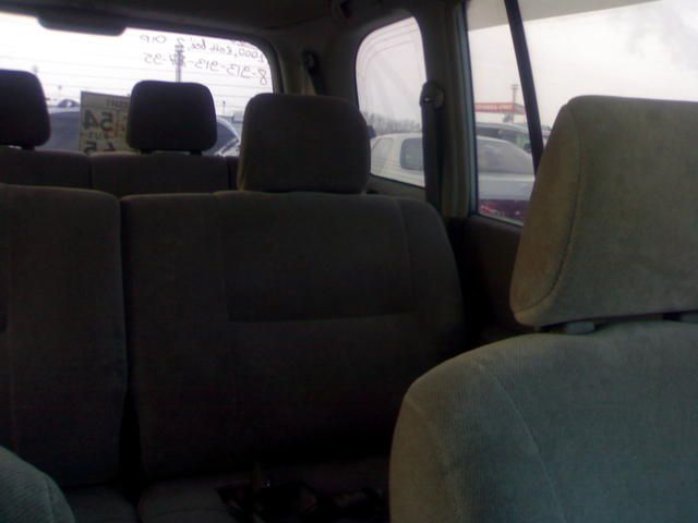 2000 Mitsubishi Dion