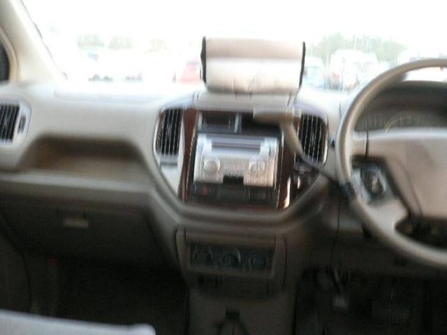2000 Mitsubishi Dion