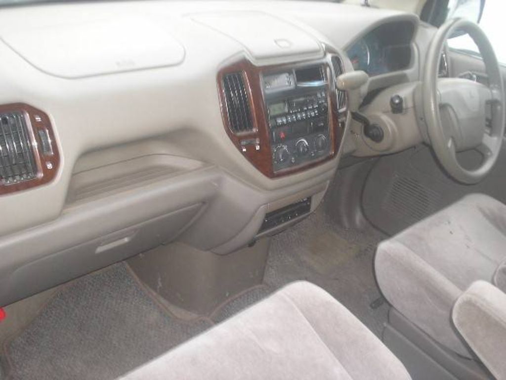 2000 Mitsubishi Dion