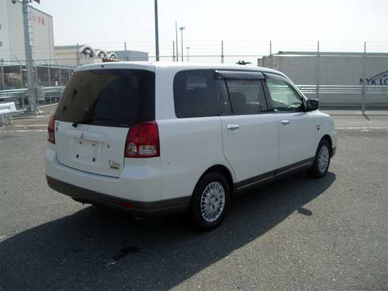 2000 Mitsubishi Dion Pictures