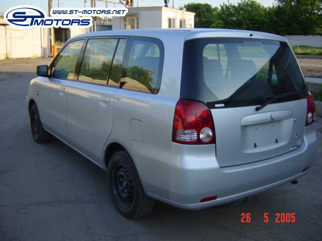 2000 Mitsubishi Dion Photos