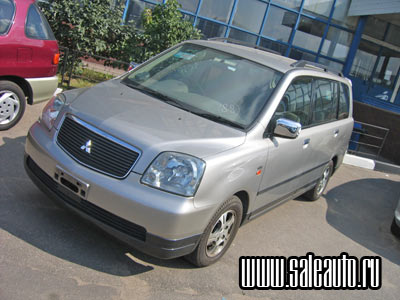 2000 Mitsubishi Dion Pics