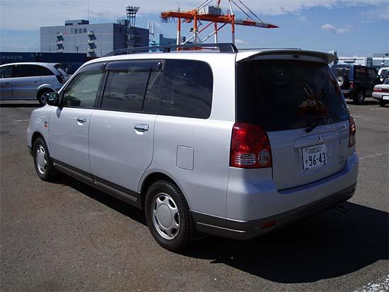 2000 Mitsubishi Dion Pics
