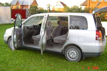 2000 Mitsubishi Dion Pictures
