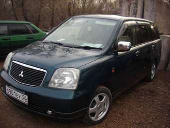 2000 Mitsubishi Dion Photos