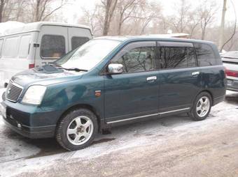 2000 Mitsubishi Dion Photos