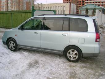 2000 Mitsubishi Dion Images