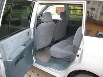 2000 Mitsubishi Dion Pics