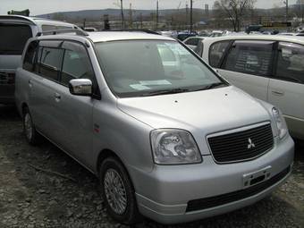 2000 Mitsubishi Dion Pics