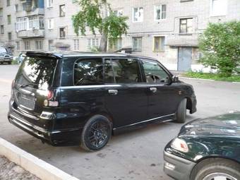 2000 Mitsubishi Dion Photos