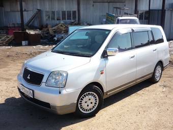 2000 Mitsubishi Dion Photos