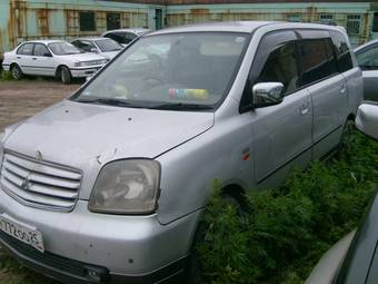 2000 Mitsubishi Dion Photos