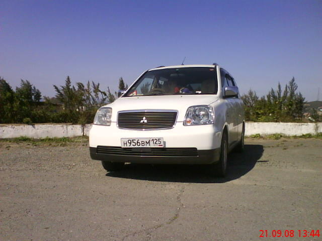 2000 Mitsubishi Dion