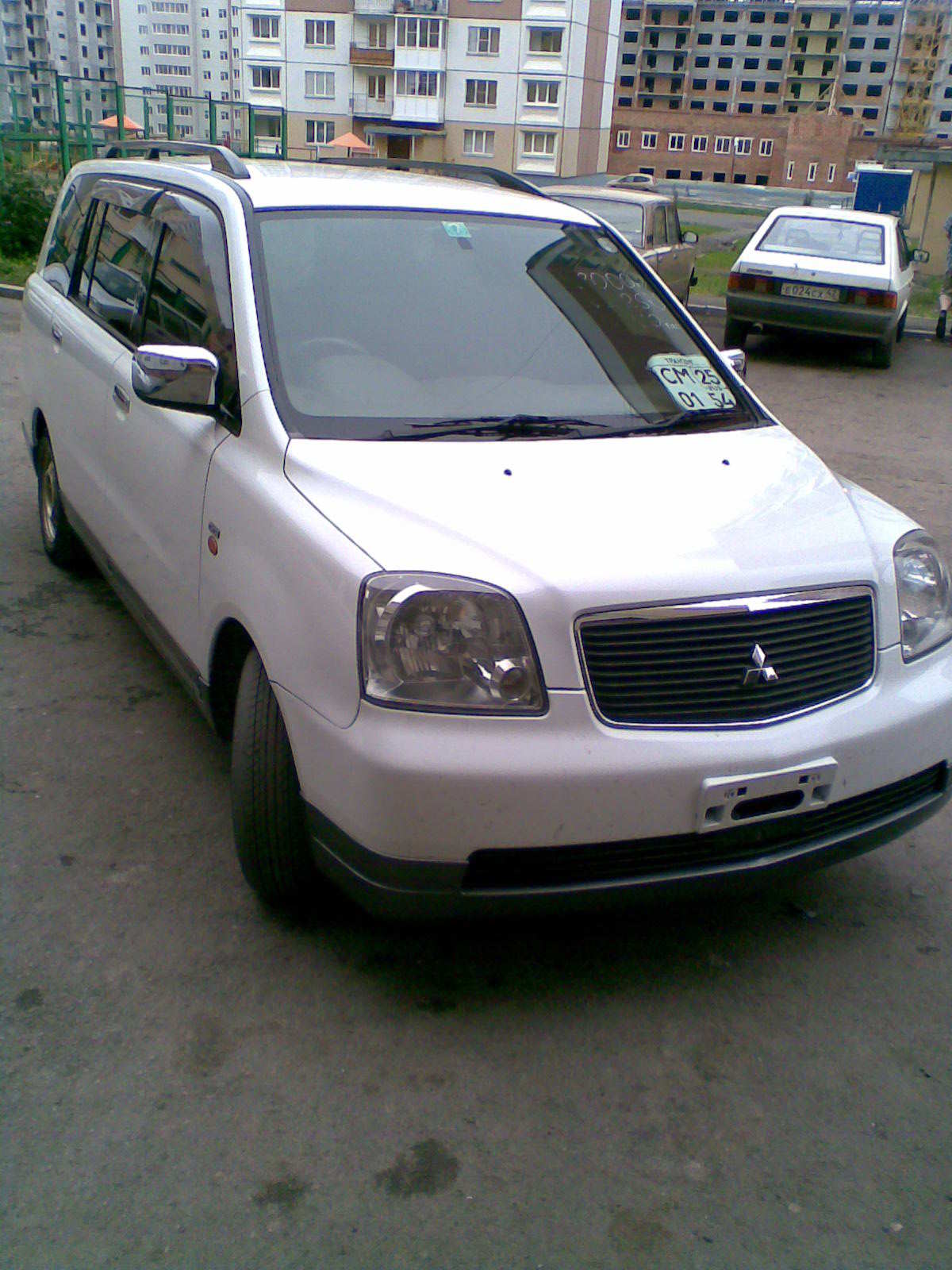 2000 Mitsubishi Dion