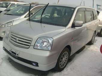 2001 Mitsubishi Dion