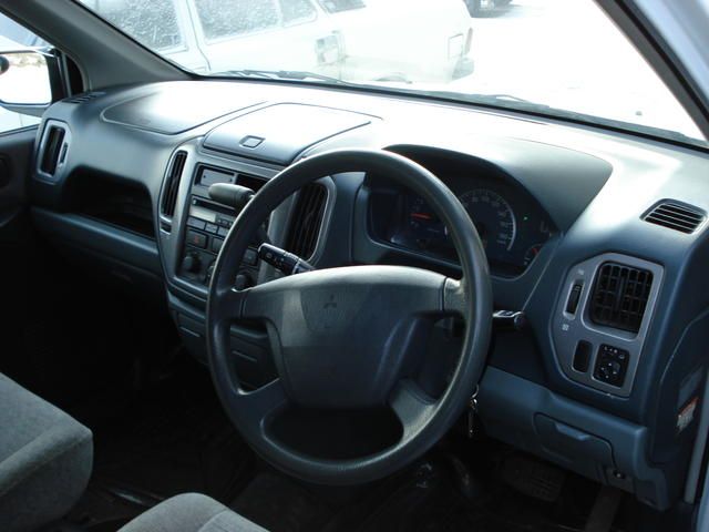 2001 Mitsubishi Dion