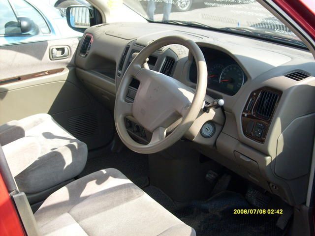 2001 Mitsubishi Dion