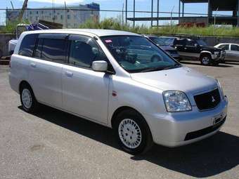 2001 Mitsubishi Dion