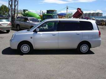 2001 Mitsubishi Dion Pictures