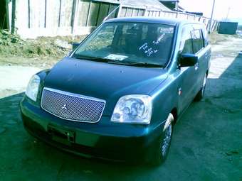 2001 Mitsubishi Dion Pics